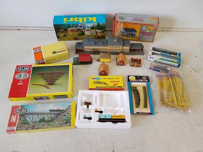 Large N Scale Train Set Lot &ndash; Locos, Rolling Stock, Atlas Track, Structures, Bridges, Japanese & US Kits