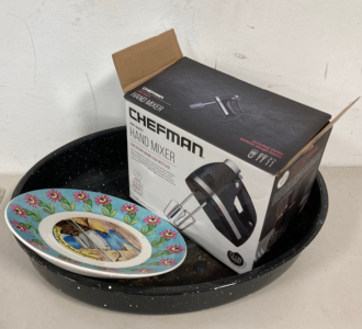 Chefman Hand Mixer And Plates