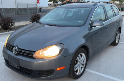 2013 VOLKSWAGEN JETTA - DIESEL!