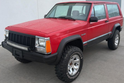 1994 JEEP CHEROKEE SPORT - 4X4!