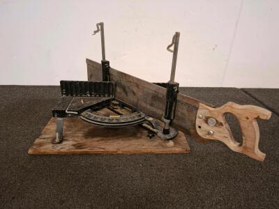 Stanley Manual Miter Saw with Angle Gauge, Back Saw, Wood Handle, 20&rdquo; Blade, Miter Box ( shelf E)
