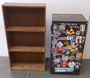 Sears Compact Refrigerator Model 564.993840, 3.6 Cu. Ft., Faux Woodgrain Finish