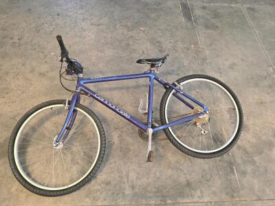 Cannondale M300 Mountain Bike, Aluminum Frame, 26" Wheels, 21-Speed, Rigid Fork, Purple