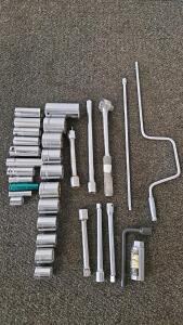 Socket Wrench Set, 3/8" & 1/2" Drive, 22 Pieces