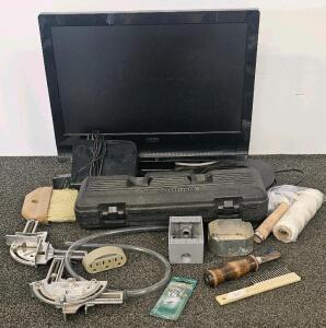 Viore LC22VH56PB 22" LCD TV (tested, works) with Sears/Craftsman Tool box (T)