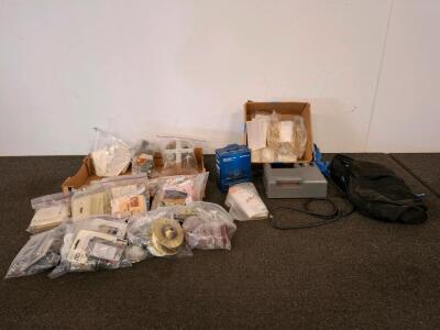 Mixed Lot: Electrical Hardware, Sirius Dock & Play Kit, GBC Laminator,( powered on) 60+ Outlets & Accessories