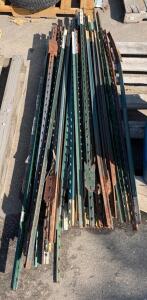 Steel T-Posts 6 ft, Green Painted with Anchor Plate, Used &ndash; Fence Posts, Mixed Condition
