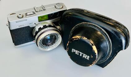 Vintage Petri 7S 35mm Rangefinder Camera, 45mm f/1.8 Lens, Circle-Eye Meter, Leather Case, SN 817983