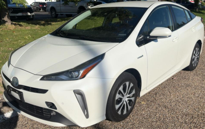 2019 TOYOTA PRIUS - HYBRID!