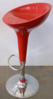 Set Of 3 Adjustable Red Modern Bar Stools With Chrome Base, Swivel Function, And Footrest - 2