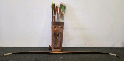 Drake Hunter 66" Recurve Bow, Leather Hip Quiver, 16 Mixed Arrows, Vintage Archery Set