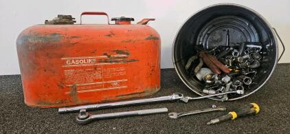 OMC 6-Gallon Metal Marine Gasoline Fuel Tank & 50+-Piece Hand Tool Lot Craftsman Stanley