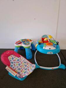 Baby Einstein Activity Walker, Fisher-Price Activity Table, Summer Infant Bouncer Lot( shelf L)