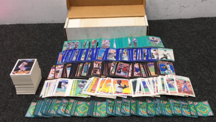 (2) Full Sleeves of MLB Cards