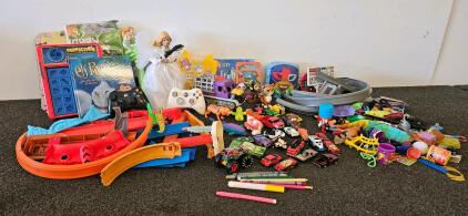 Large Mixed Toy Lot &ndash; Hot Wheels Tracks, Xbox 360 Controllers, TMNT Cards, Books, Figures (I)