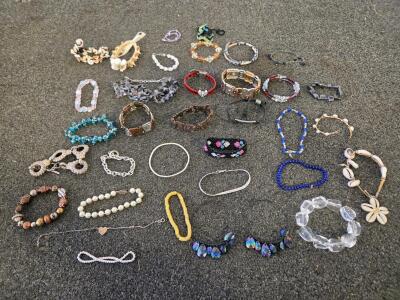 Assorted 20+ Piece Fashion Bracelet Lot &ndash; Beaded, Shell, Faux Pearl, Metal, Multicolor Styles