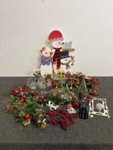Large Christmas Holiday Decor Lot &ndash; Wood Snowman, Candle Holders, Wreaths, Cookie Cutters, 32 Pieces
