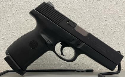 Smith & Wesson SW40F .40 S&W, 4" Barrel, Polymer Frame, SN: PAB1466, Original Case