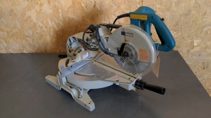 Makita Radial Arm Saw