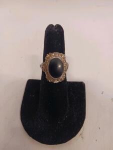 Vintage Gold Ring with Black Onyx Oval Cabochon, Filigree Setting, Art Deco Style