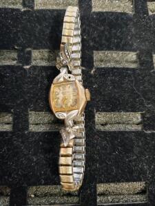 Vintage Gruen Ladies' Mechanical Wristwatch with Decorative Bracelet