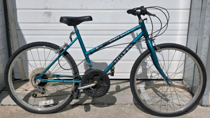 Huffy Dukes Peak 15" Frame 26" Wheel Mountain Bike 18-Speed Steel Teal
