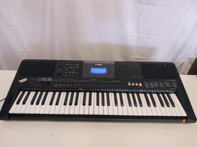 Yamaha PSR-E453 61-Key Portable Keyboard, 758 Voices, 220 Styles, Touch Sensitive, USB