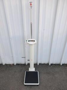 Seca 703 Digital Medical Scale with Height Rod, 660 lbs Capacity, BMI Function
