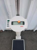 Seca 703 Digital Medical Scale with Height Rod, 660 lbs Capacity, BMI Function - 3