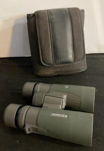 Vortex Diamondback HD 10x42 Binoculars with Nikon Soft Case, Roof Prism, Green/Black Finish (B)