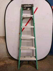 Werner 6306 6 ft Fiberglass Step Ladder, 375 lb Capacity, Type IAA