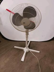 SMC 16" Pedestal Stand Fan, 3-Blade, Adjustable Height, Cross Base, Manual Controls