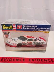 Revell 85-2372 Kevin Harvick #29 Goodwrench Service Plus 2001 Monte Carlo 1:24 Scale Model Kit