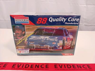 Monogram #85-4272 1:24 Scale Quality Care Ford Thunderbird NASCAR Model Kit