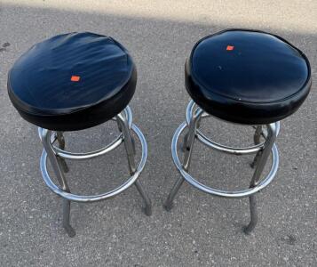 Set of 2 Classic Chrome Bar Stools, Round Black Vinyl Swivel Seat, 30" High, Footrest