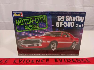Revell 1969 Shelby GT-500 1:25 Scale Model Kit, 2-in-1 Build Options, Skill Level 2