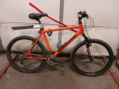 Nishiki Pueblo Mountain Bike 26" Wheels Shimano 21-Speed Front Suspension Rack Orange