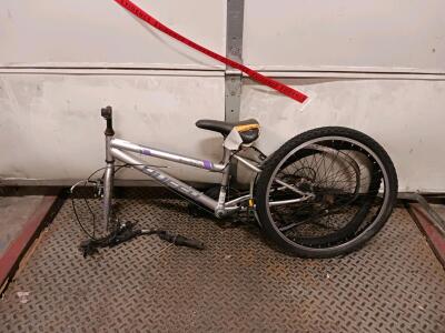 Huffy Graphite 24 Youth Mountain Bike, 24" Wheels, Aluminum Frame, Damaged Condition