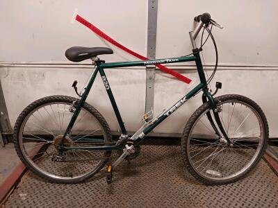 Trek 820 Mountain Track Mountain Bike, 26" Wheels, Rigid Fork, Green, Velo Gel Saddle