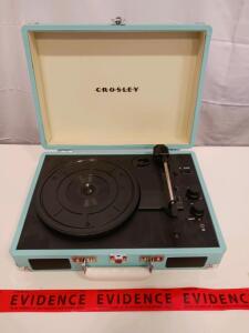 Crosley Cruiser Deluxe Portable Belt Drive Turntable, 3-Speed, Built-In Speakers, Light Blue