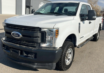 2018 FORD F-250 XL - WEATHERTECH FLOORMATS - 4X4 - DIESEL!