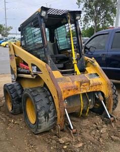 CAT 246B Skid Steer Loader, Enclosed Open Front Cab, Joystick Controls, Aux Hydraulics, 72 HP Diesel