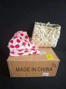 21.8" Black Rattan 6-Light Farmhouse Chandelier, Cloth Tote Bag, Doggie Towel With Bag