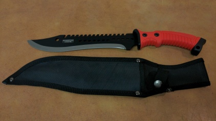 NEW Defender Xtreme Hunting Knife w/Sheath