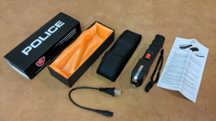 NEW Police Taser/Flashlight w/Belt Case