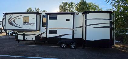 2015 Keystone RV Alpine 3555RL