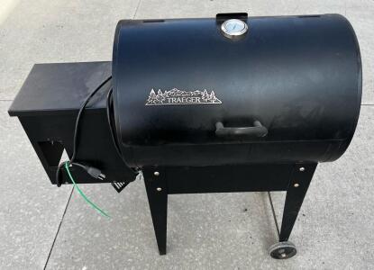 Traeger BBQ055 Lil' Tex Wood Pellet Grill/Smoker, 418 sq in, 11 lb Hopper, Black, Cover Included, unable to test, inspect in person, (in connex 1)