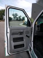 2009 FORD E-350 - CHAIR LIFT! - 9