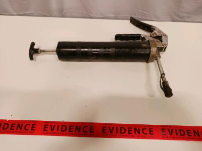 Manual Pistol Grip Grease Gun, 14 oz Capacity, 4,000-5,000 PSI, Steel Body