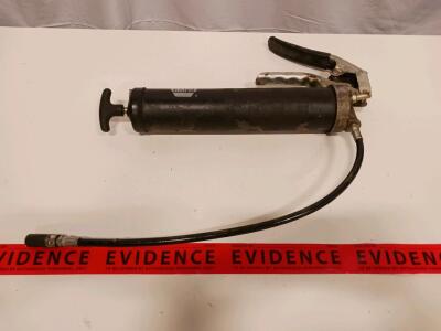 NAPA Lever-Action Grease Gun &ndash; Steel Body, Approx. 18" Hose, Cartridge/Bulk/Suction Load
